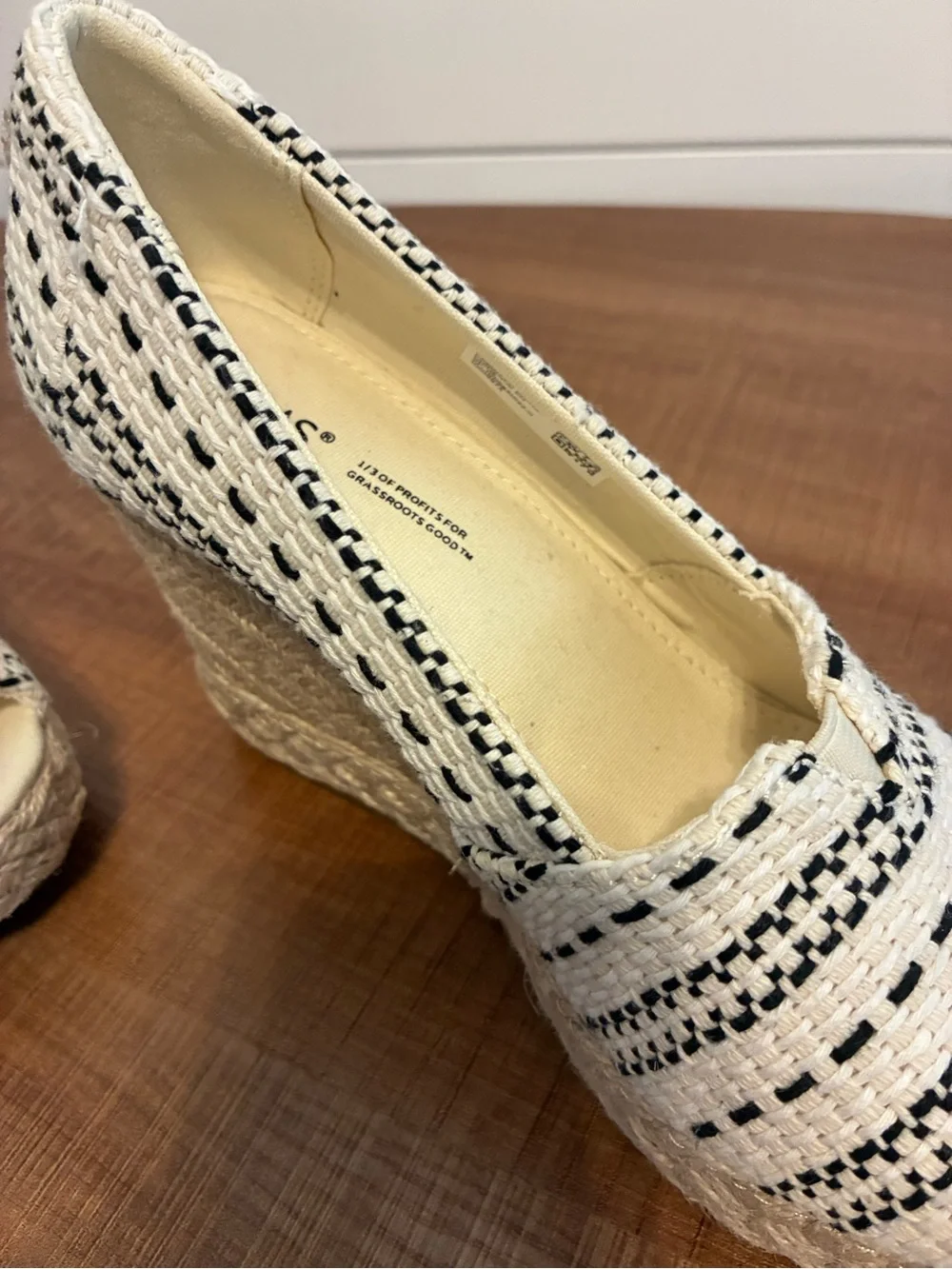 Toms Black & White Striped Espadrille Wedge Peep-Toe 7.5